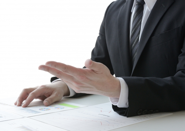 コンサルの年収相場を徹底解説｜職種・役職・ファーム別の実態